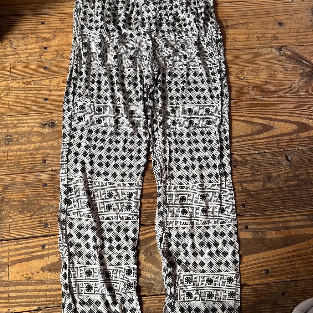 H&M Black and White Patterned Women’s Pants